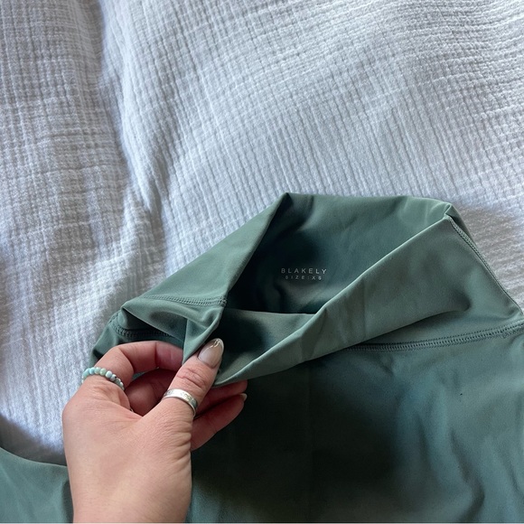 brand new blakely set (top and bottom) - Picture 3 of 3